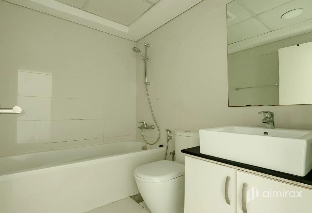 1BR w Balcony | Strategic Location | Rented