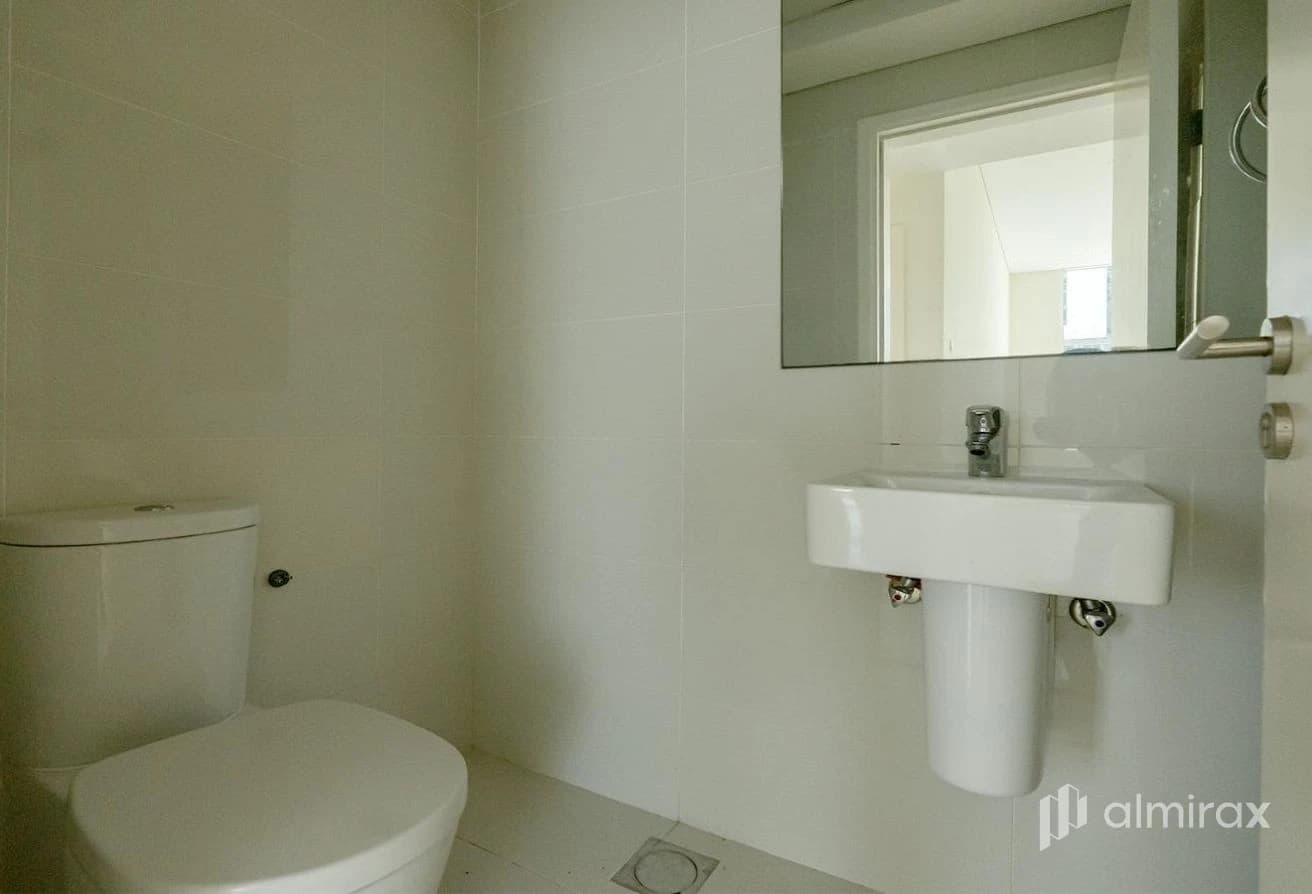 1BR w Balcony | Strategic Location | Rented