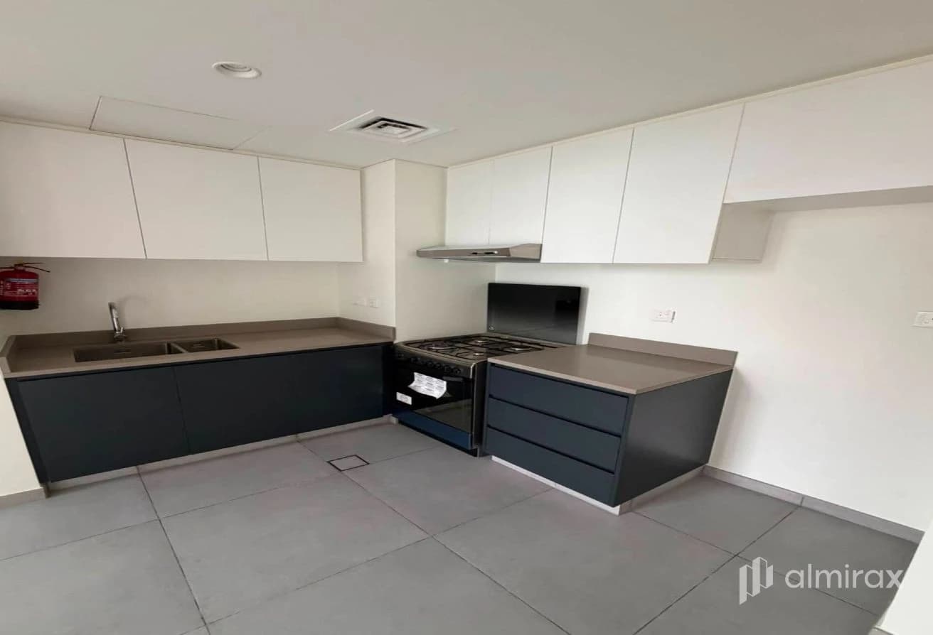 Hot Deal ! | 3-4 cheques | Spacious 1BR