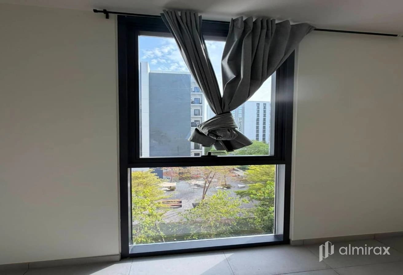 Hot Deal ! | 3-4 cheques | Spacious 1BR