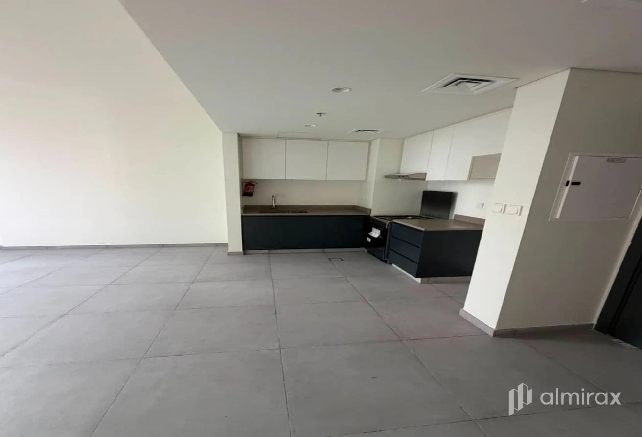 Hot Deal ! | 3-4 cheques | Spacious 1BR