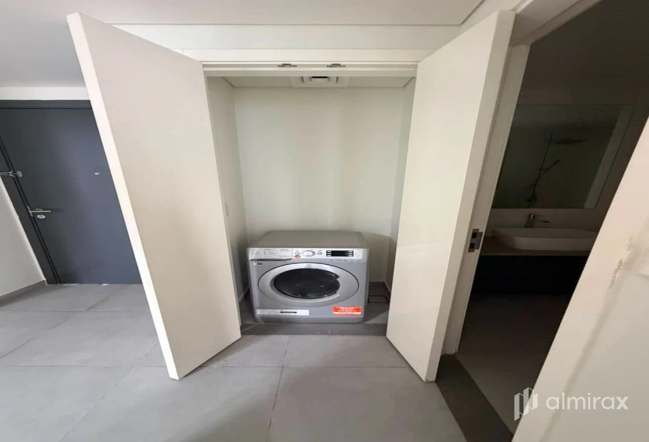 Hot Deal ! | 3-4 cheques | Spacious 1BR