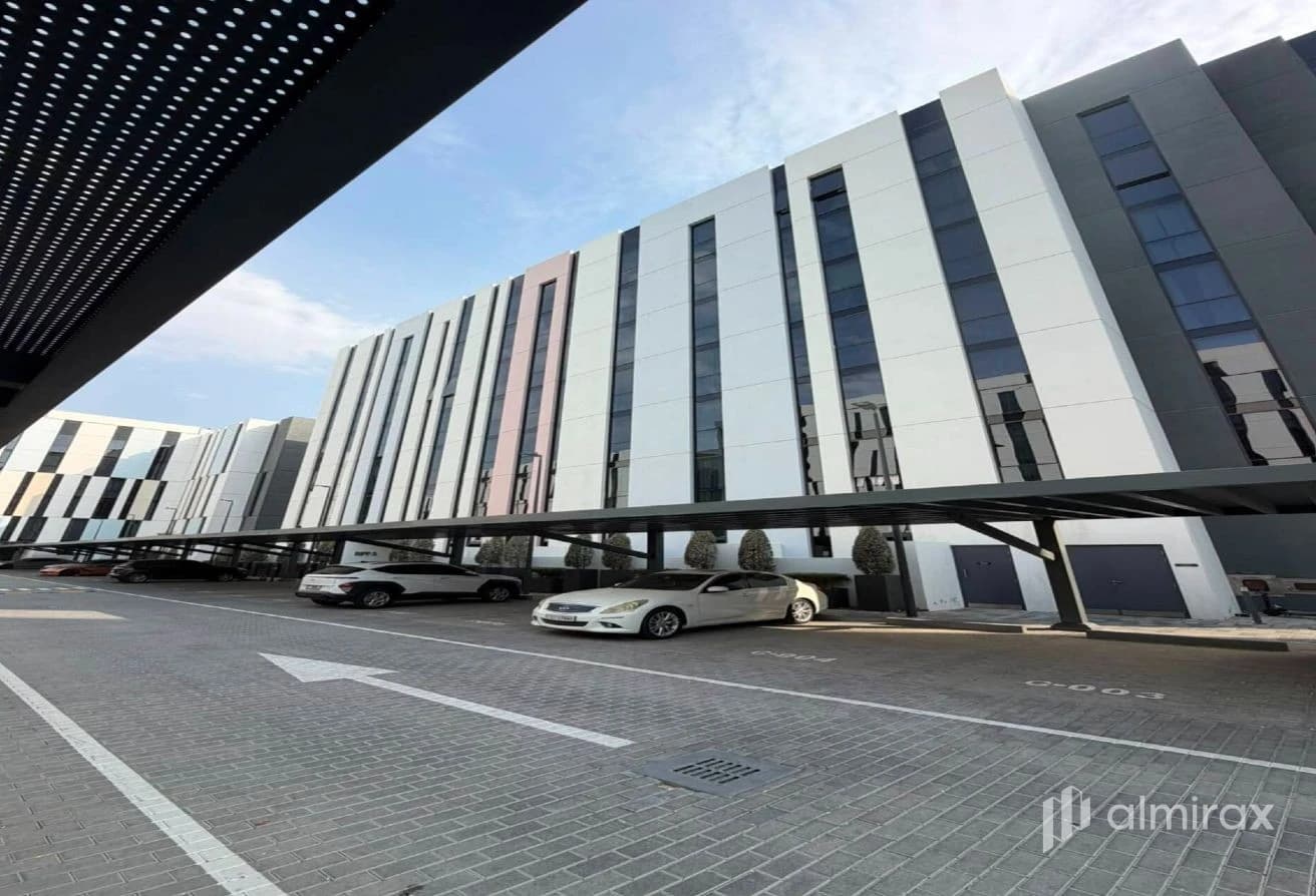 Hot Deal ! | 3-4 cheques | Spacious 1BR