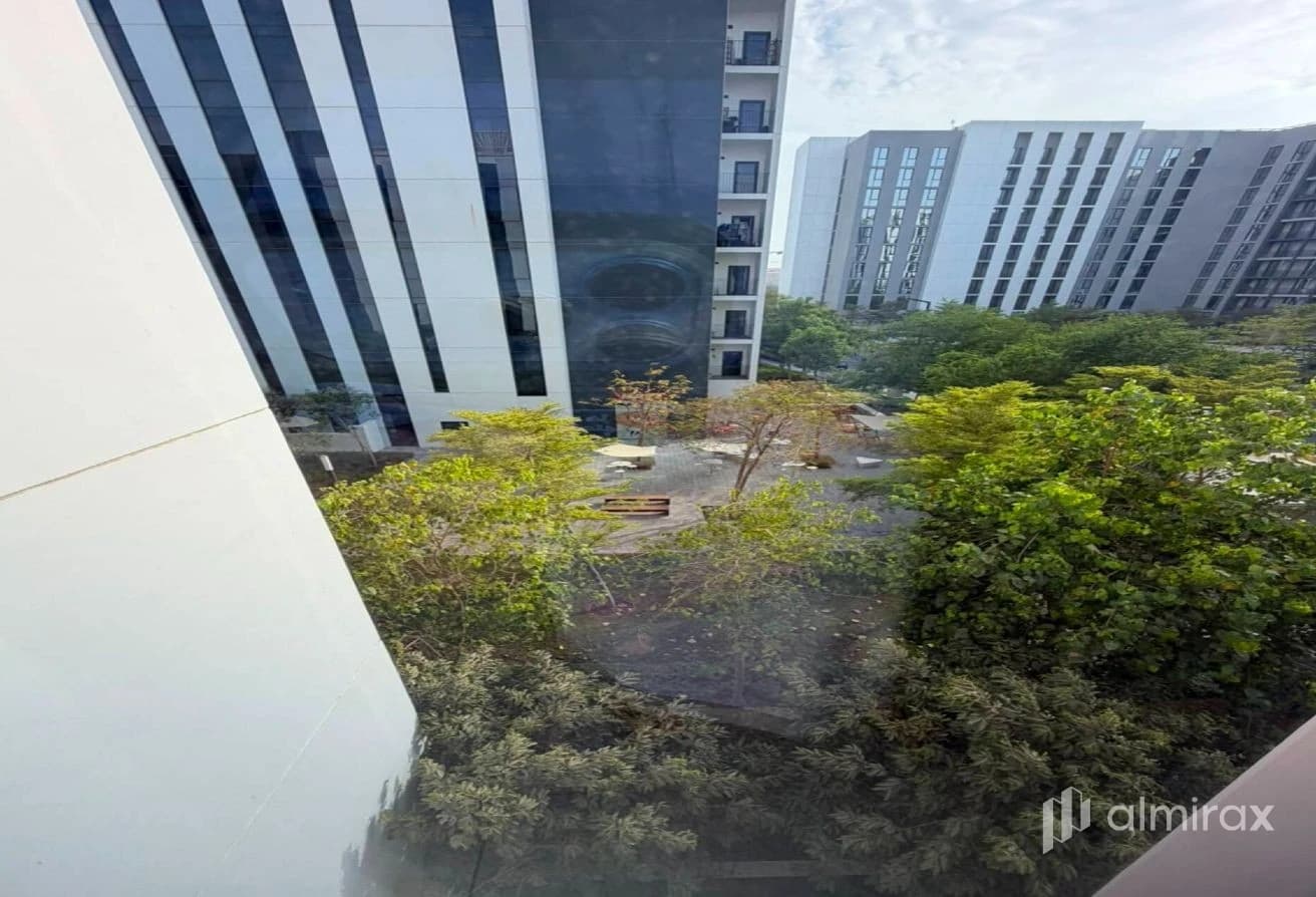 Hot Deal ! | 3-4 cheques | Spacious 1BR