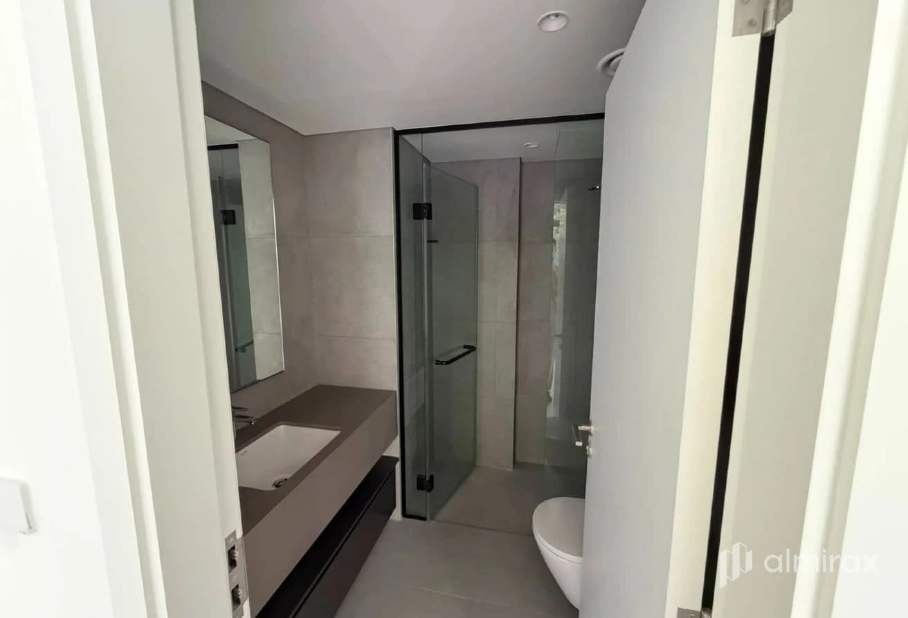 Elegant 1BR | prime Spot | Street View