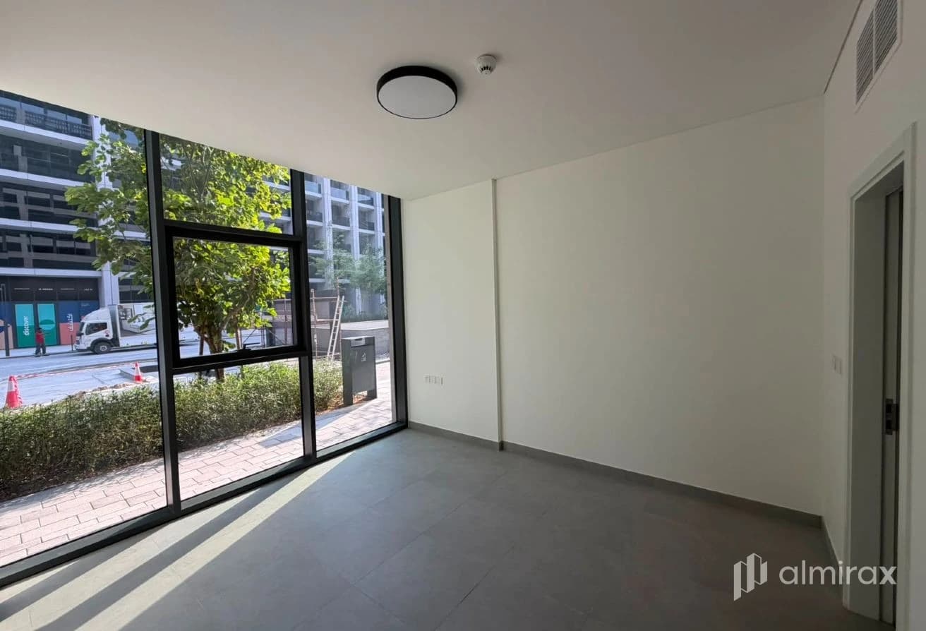 Elegant 1BR | prime Spot | Street View