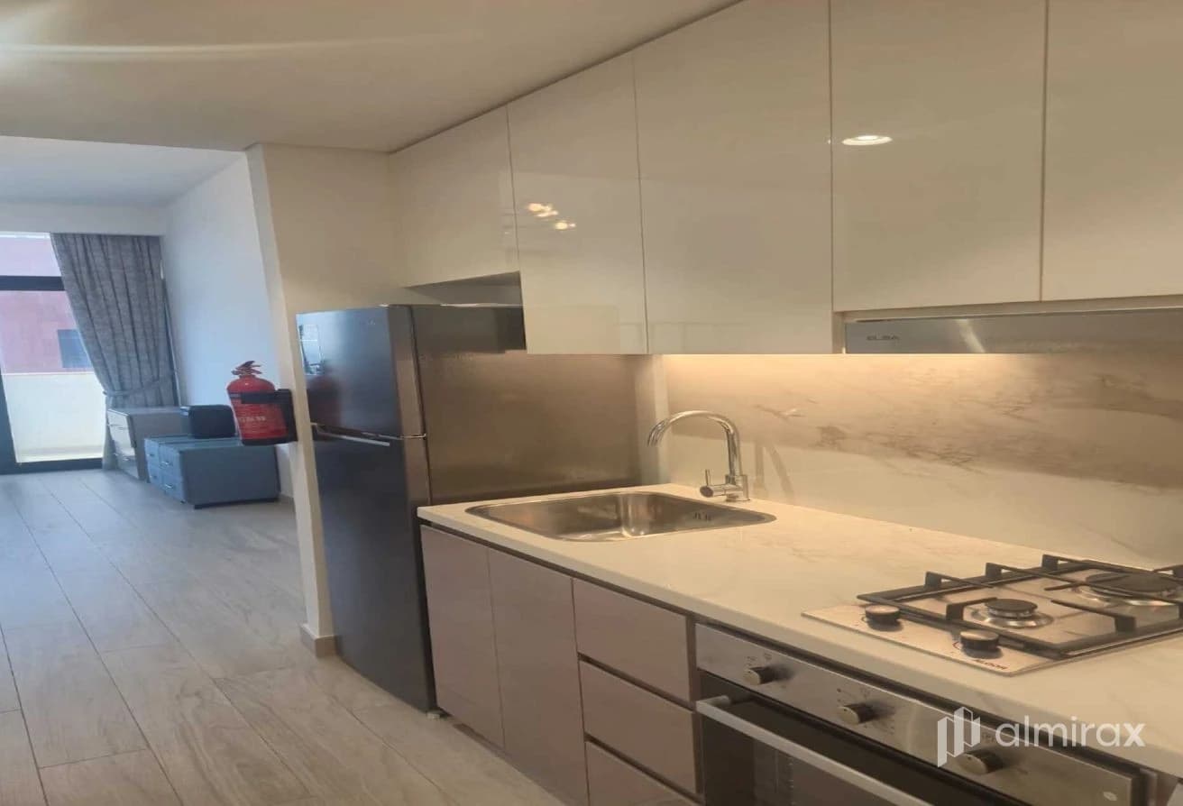 Hot Deal! | 3 -4 Cheques | Semi Furnished