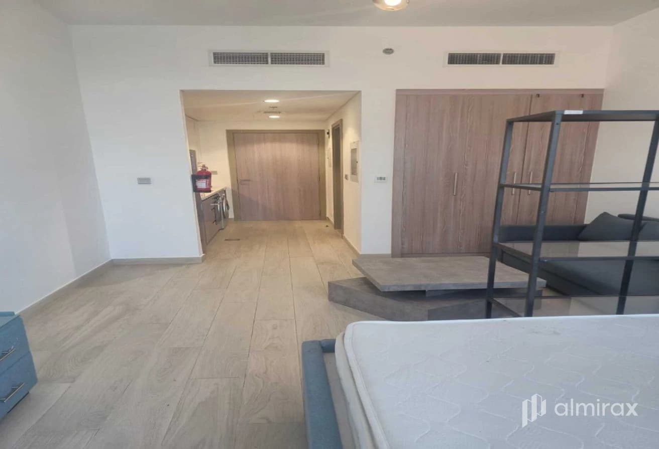Hot Deal! | 3 -4 Cheques | Semi Furnished