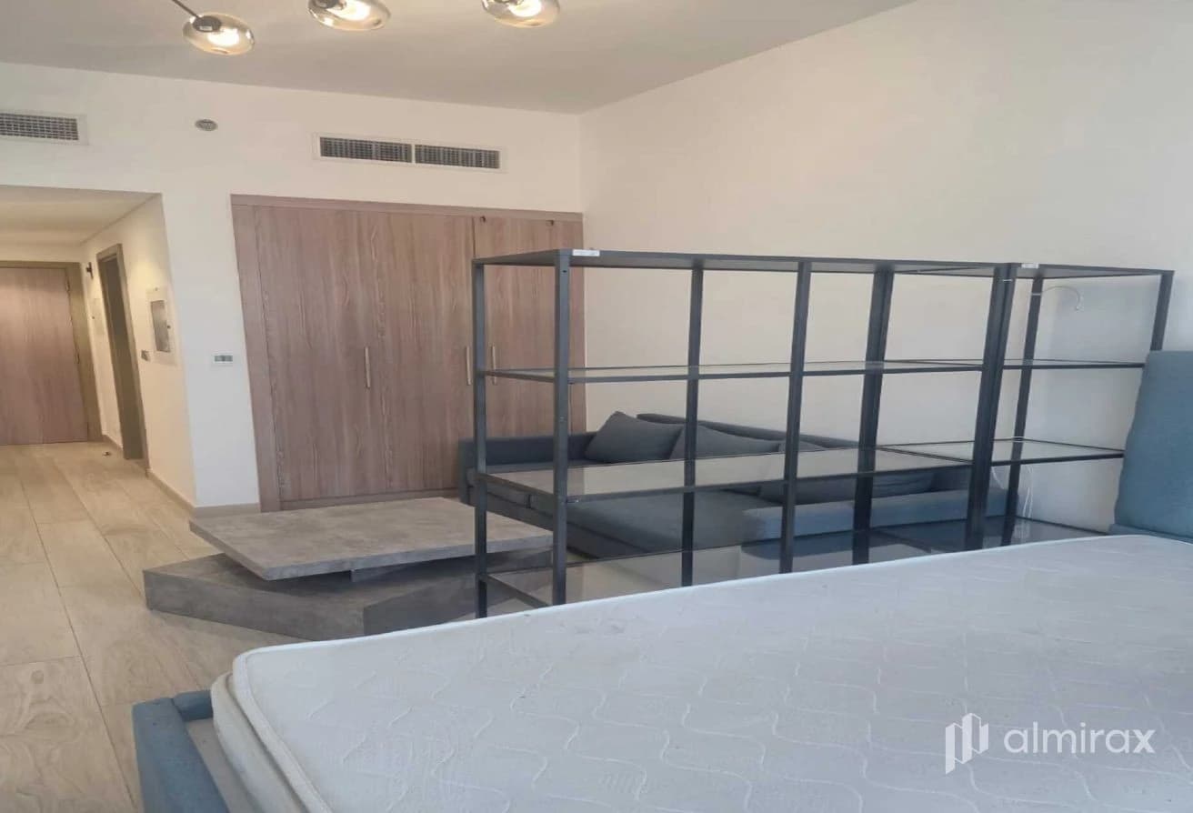 Hot Deal! | 3 -4 Cheques | Semi Furnished