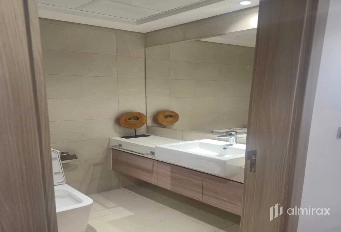 Hot Deal! | 3 -4 Cheques | Semi Furnished