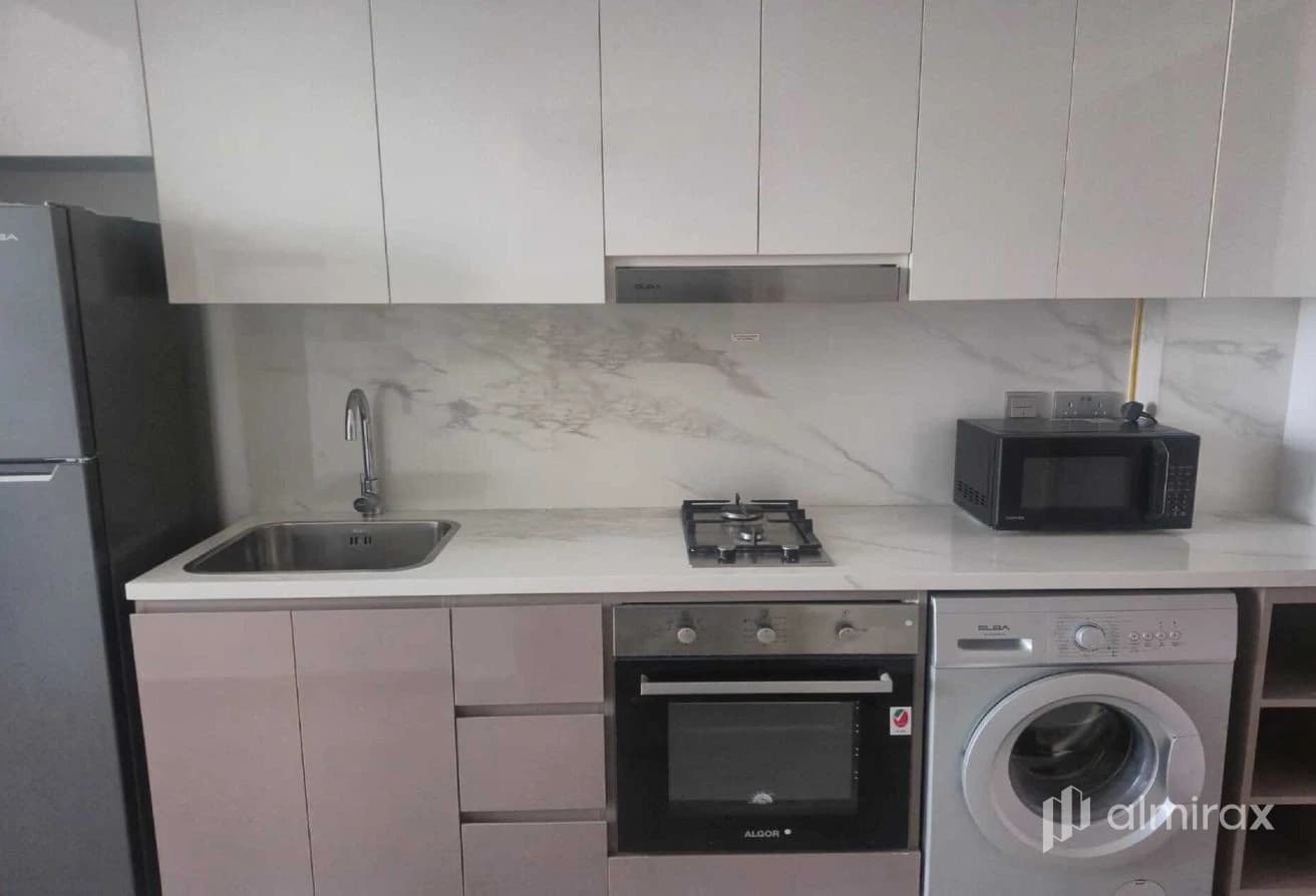 Hot Deal! | 3 -4 Cheques | Semi Furnished