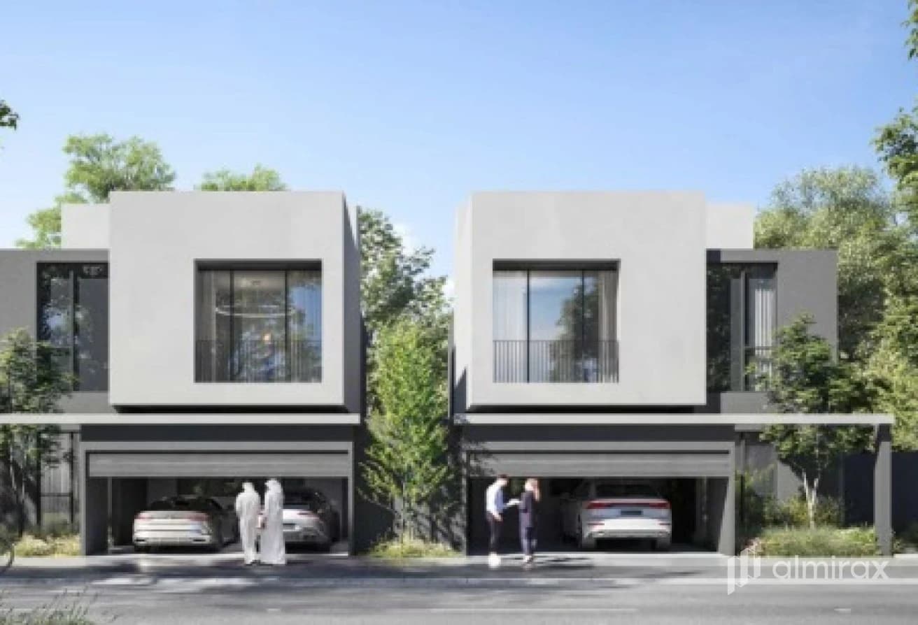 Spacious 3BR TH W Maid | Mid Unit | Prime Spot